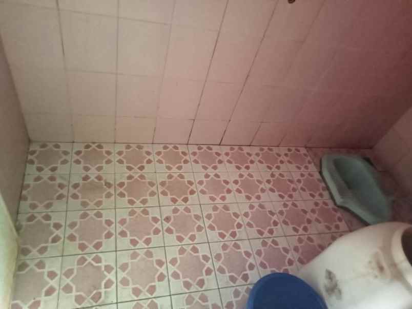 dijual rumah perum bumi kadumekar asri