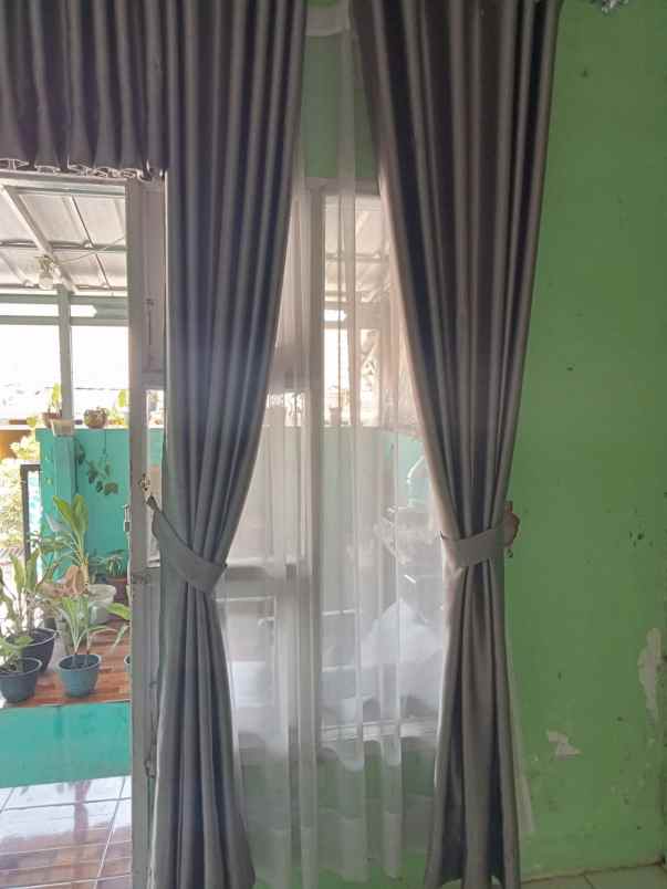 dijual rumah perum bumi kadumekar asri