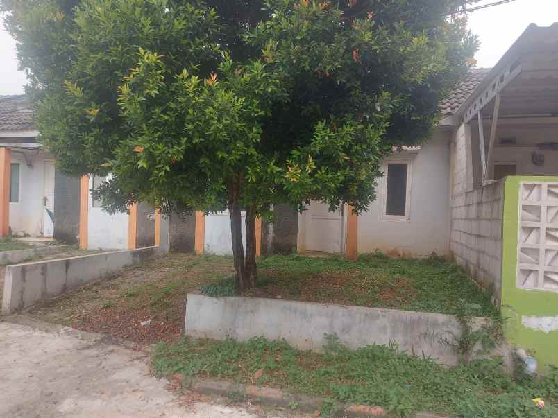 dijual rumah perum griya intiland asri