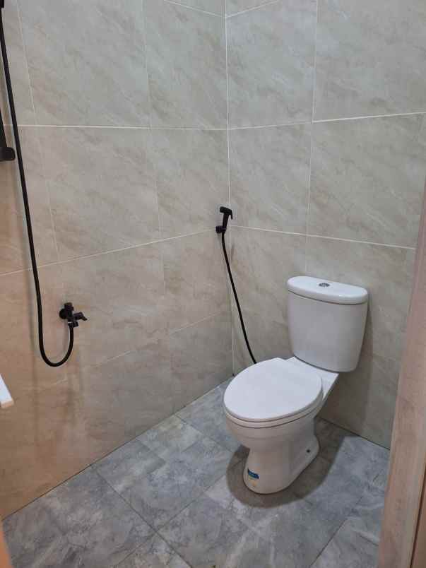 dijual rumah perum irigasi danita