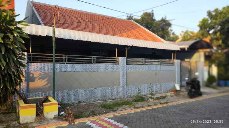 dijual rumah perum pongangan indah manyar gresik