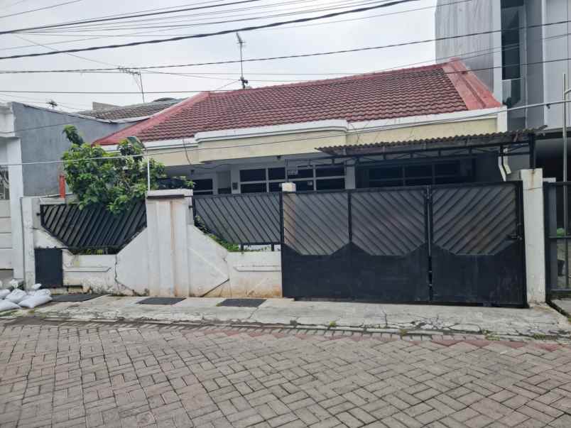 dijual rumah perum sutorejo indah