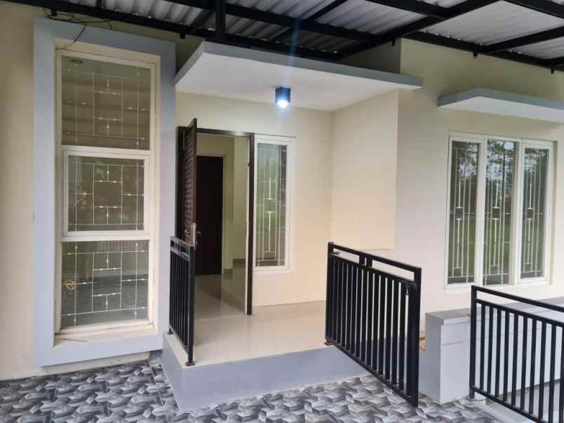 dijual rumah perumahan batu panorama jl