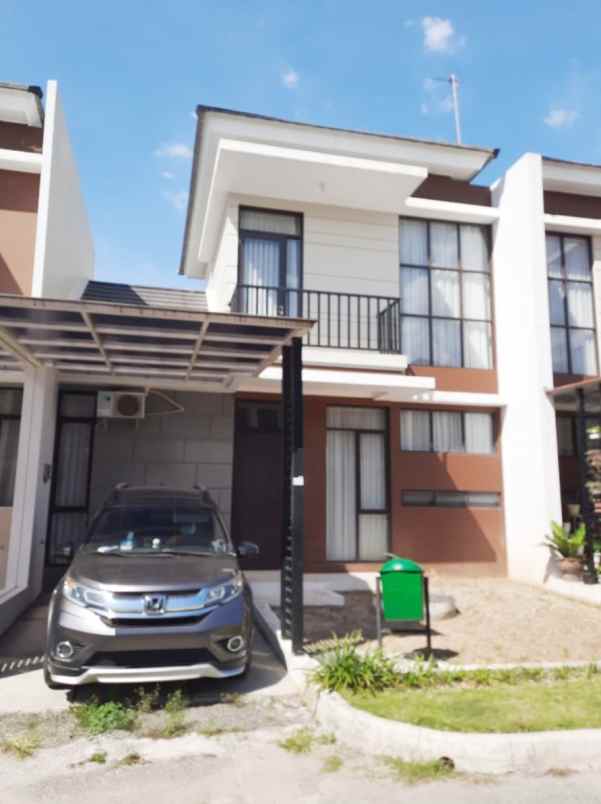 dijual rumah perumahan grahayana