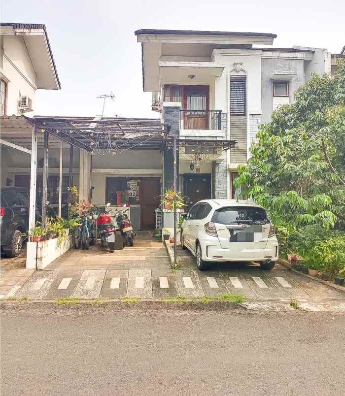 dijual rumah perumahan grand wisata