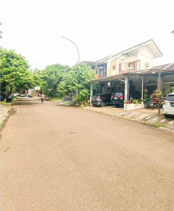 dijual rumah perumahan grand wisata