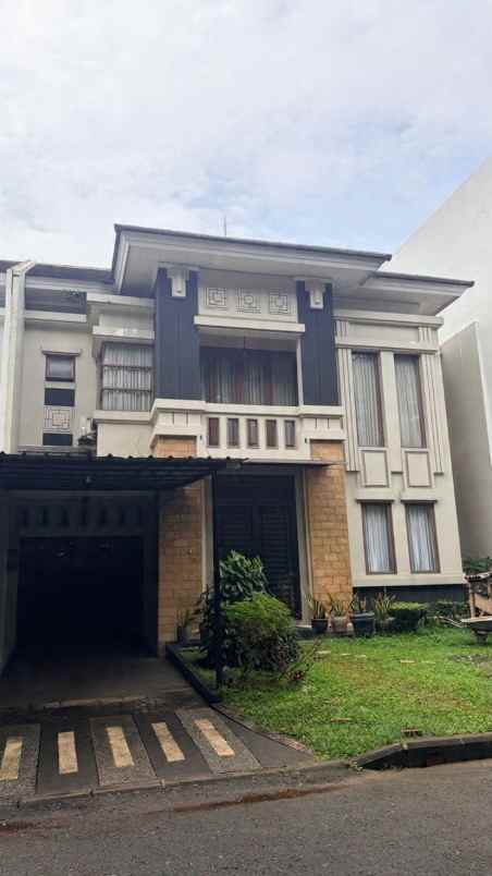 dijual rumah perumahan grand wisata
