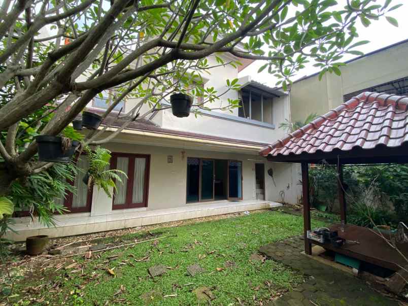 dijual rumah perumahan grand wisata