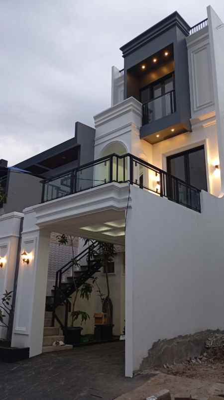 dijual rumah perumahan jatinegara indah
