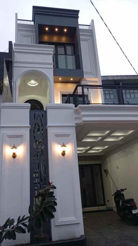 dijual rumah perumahan jatinegara indah