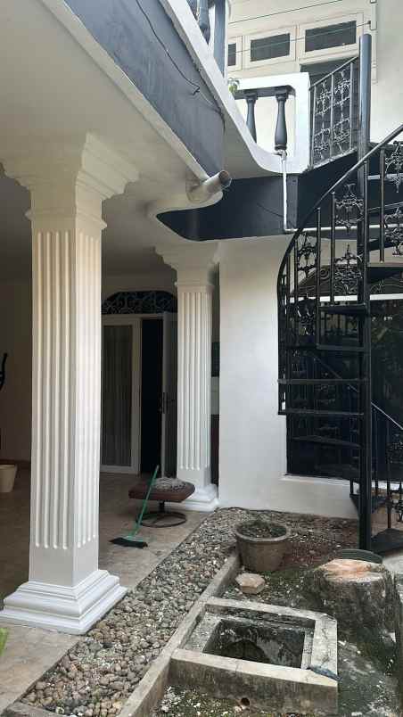 dijual rumah perumahan jatiwaringin