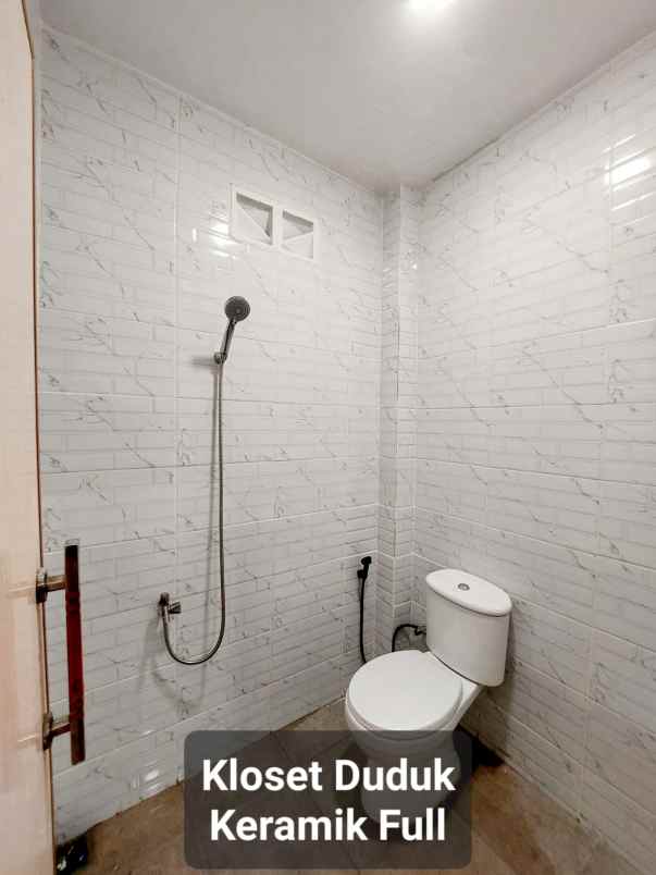 dijual rumah perumahan kirana blok d 11