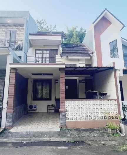 dijual rumah perumahan legenda wisata