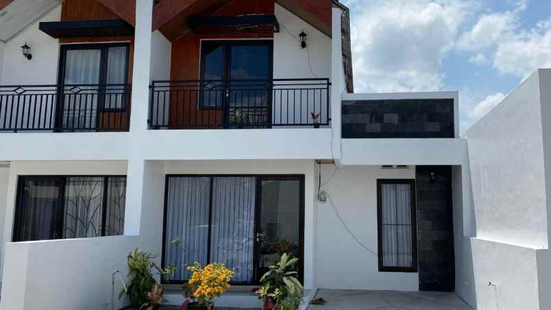 dijual rumah perumakan kkr2 prambanan