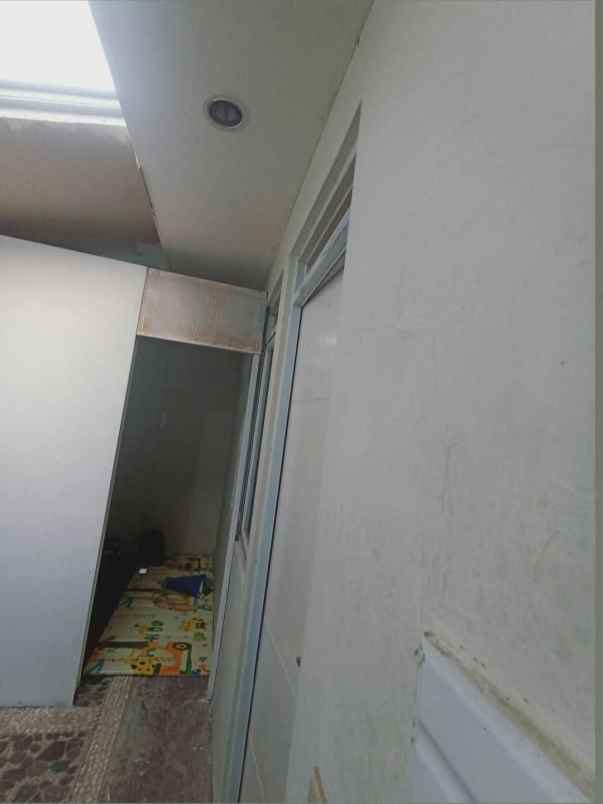 dijual rumah perumnas royal semesta campaka