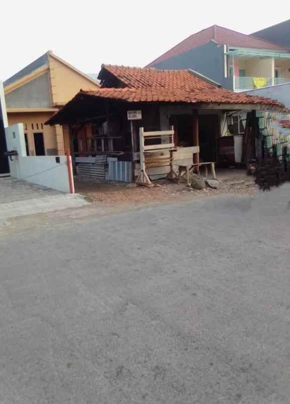 dijual rumah pingir jalan setrategis