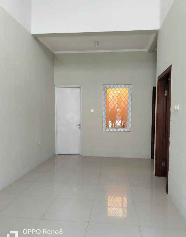 dijual rumah pinus regency