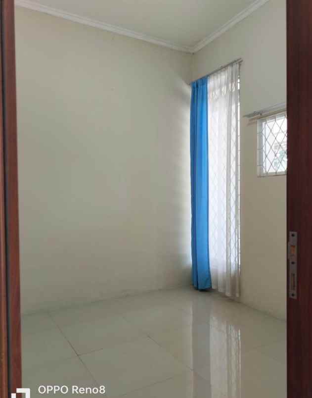 dijual rumah pinus regency