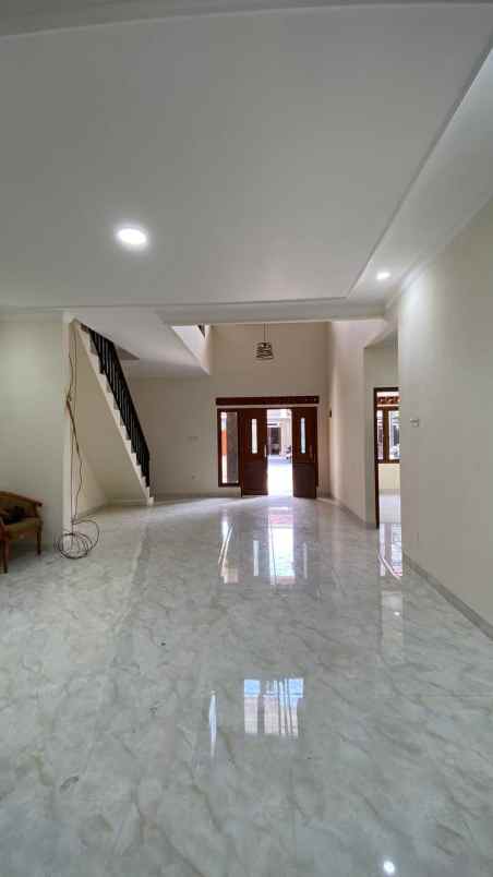 dijual rumah pinus regency bandung