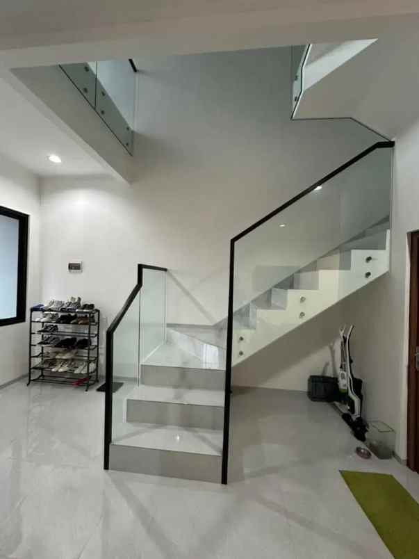 dijual rumah pisangan pulo gadung jaktim