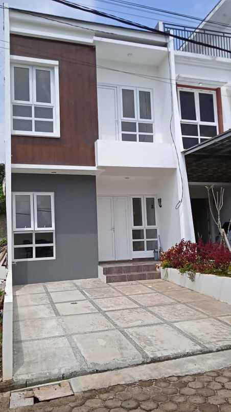 dijual rumah pondok aren