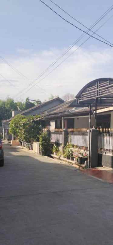 dijual rumah pondok duta