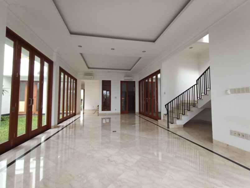 dijual rumah pondok indah