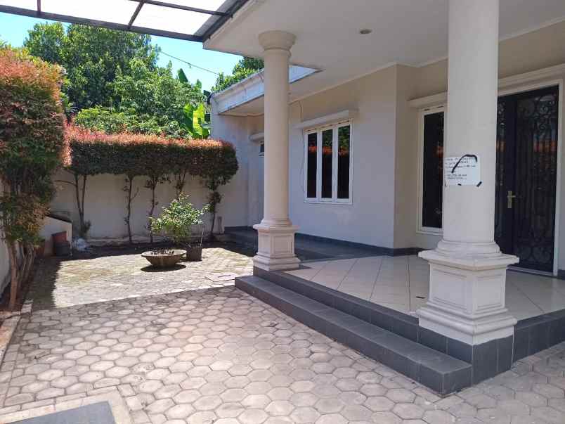 dijual rumah pondok indah