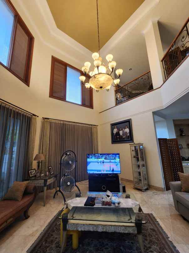 dijual rumah pondok indah