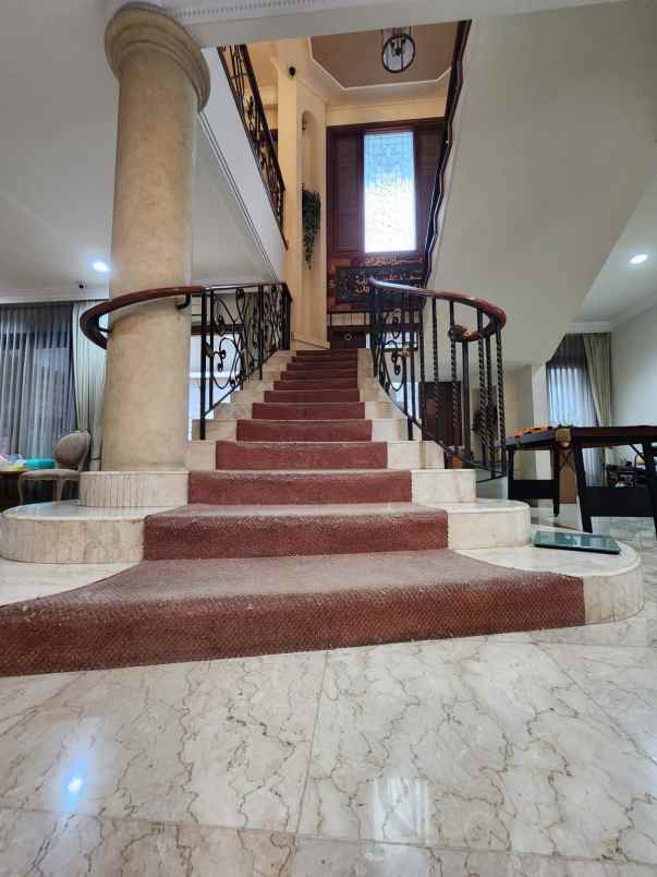 dijual rumah pondok indah