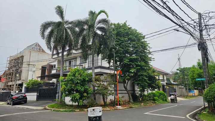dijual rumah pondok indah