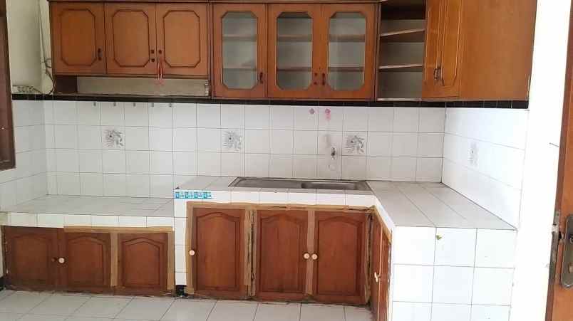 dijual rumah pratista