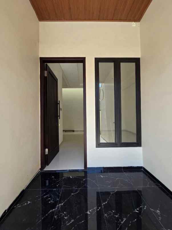 dijual rumah pulo asem rawamangun