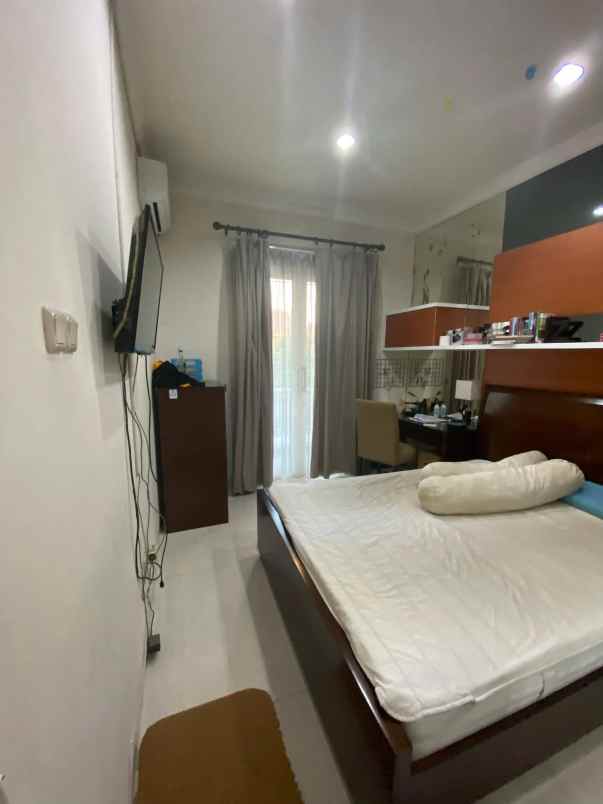 dijual rumah puri galaxy