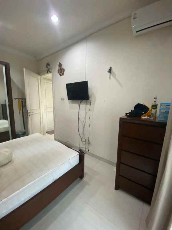 dijual rumah puri galaxy