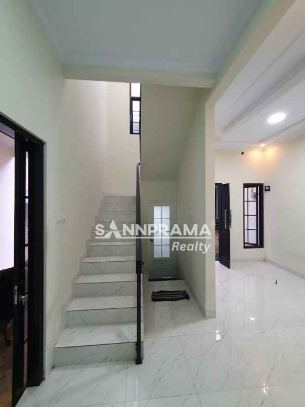 dijual rumah rangkapan jaya baru depok