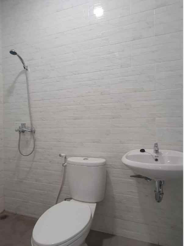 dijual rumah rangkapan jaya pancoran