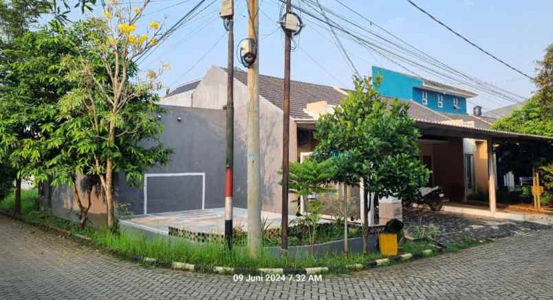 dijual rumah rangkapan jaya pancoran