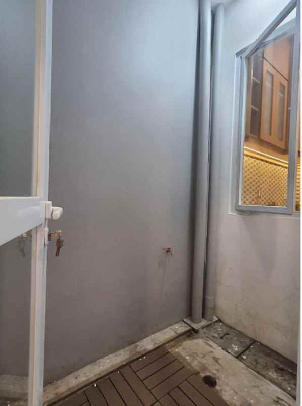 dijual rumah rangkapan jaya pancoran