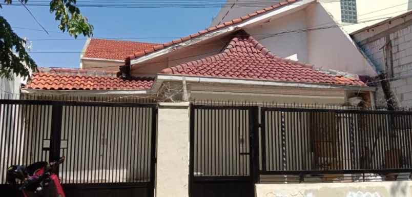 dijual rumah raya ambengan