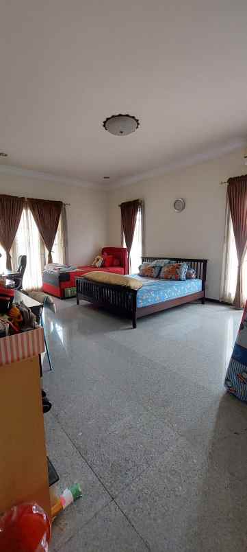 dijual rumah regency 21