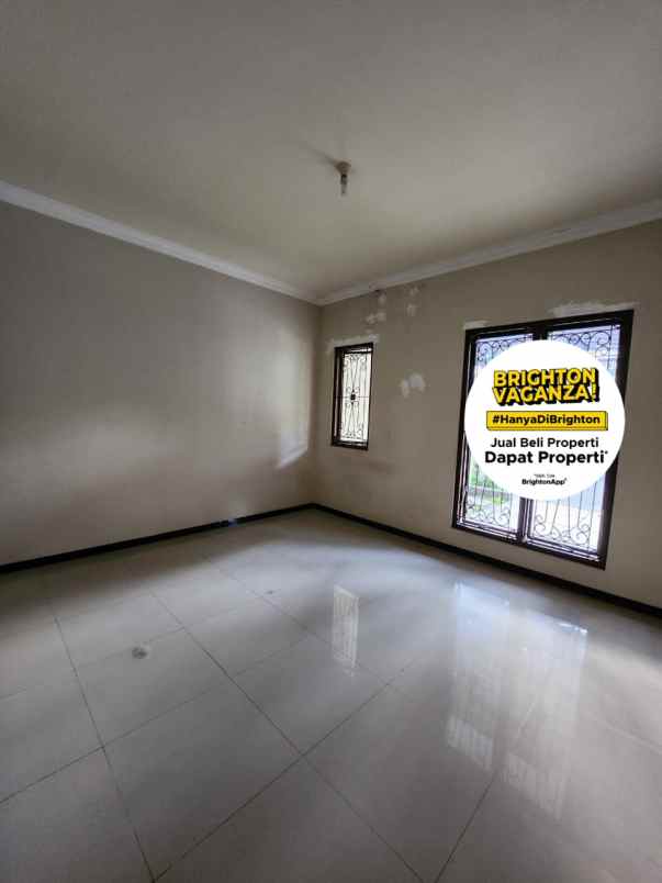 dijual rumah royal residence