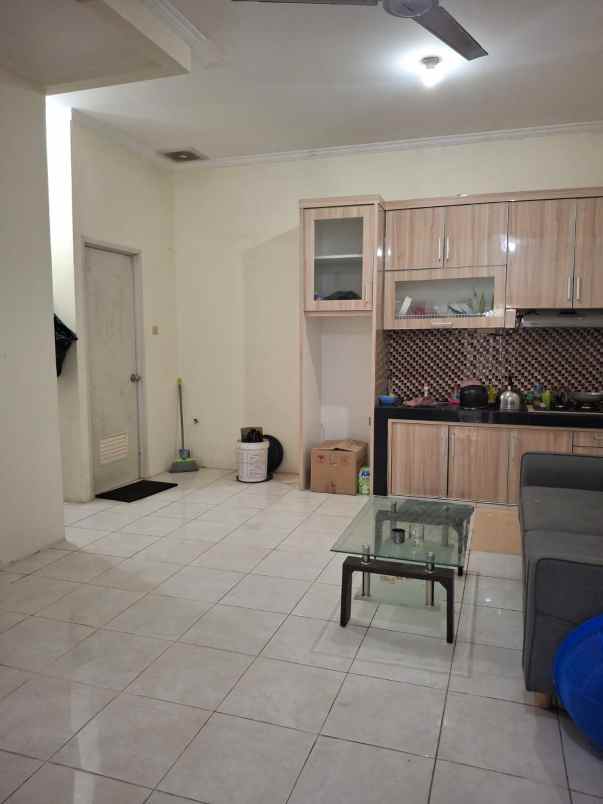 dijual rumah royal residence