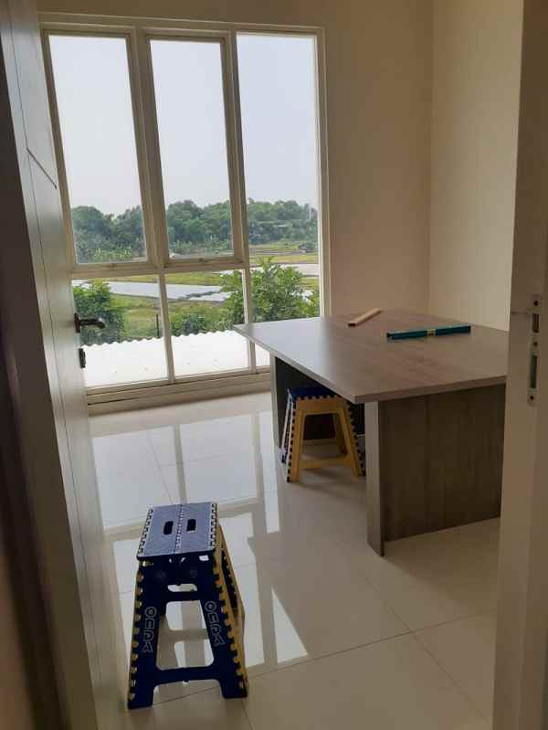 dijual rumah royal residence greenwich