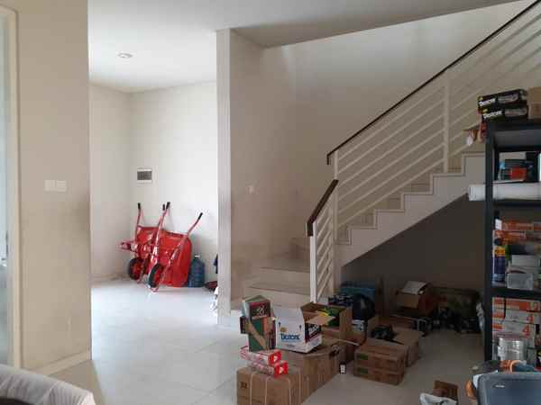 dijual rumah royal residence greenwich