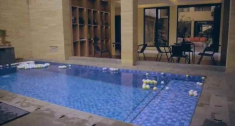 dijual rumah ruang usaha di caringin kota bandung