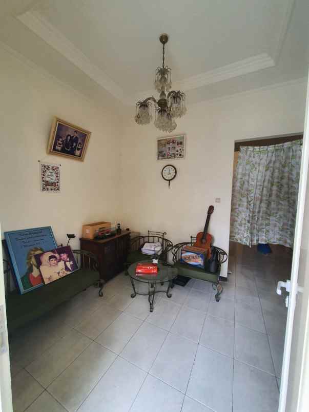 dijual rumah rumah 2 lantai jemursari