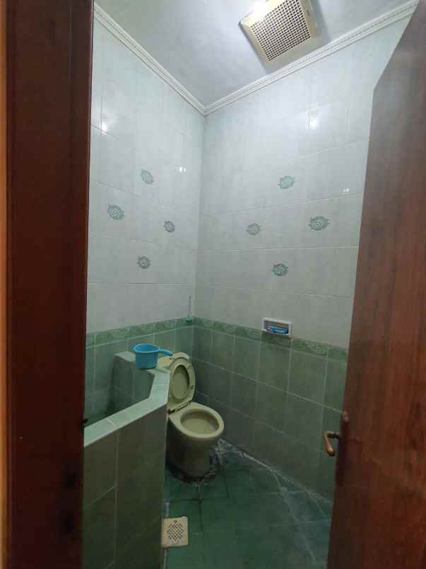 dijual rumah rumah 2 lantai jemursari