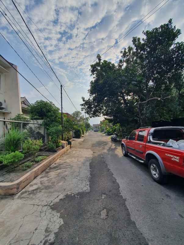 dijual rumah rumah 2 lantai jemursari