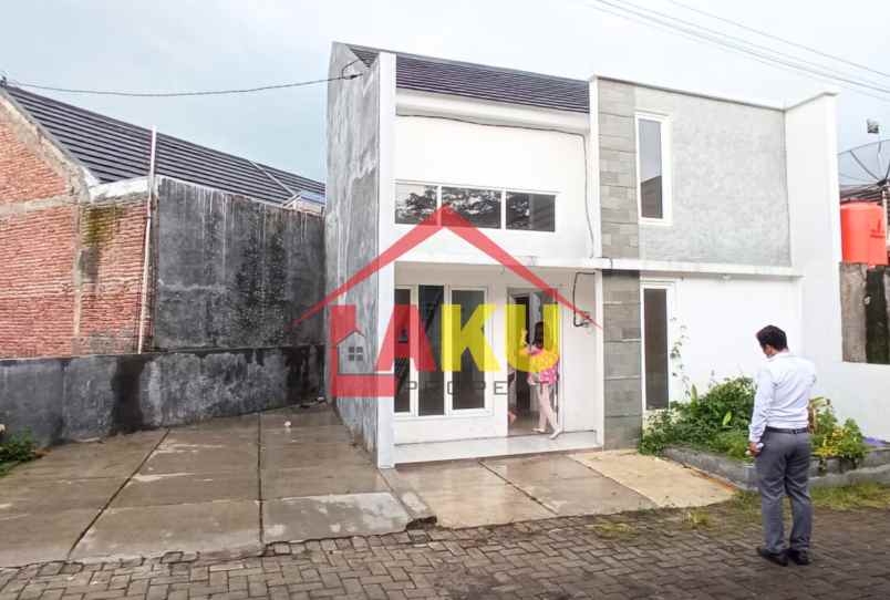 dijual rumah rumah 300jutaan di